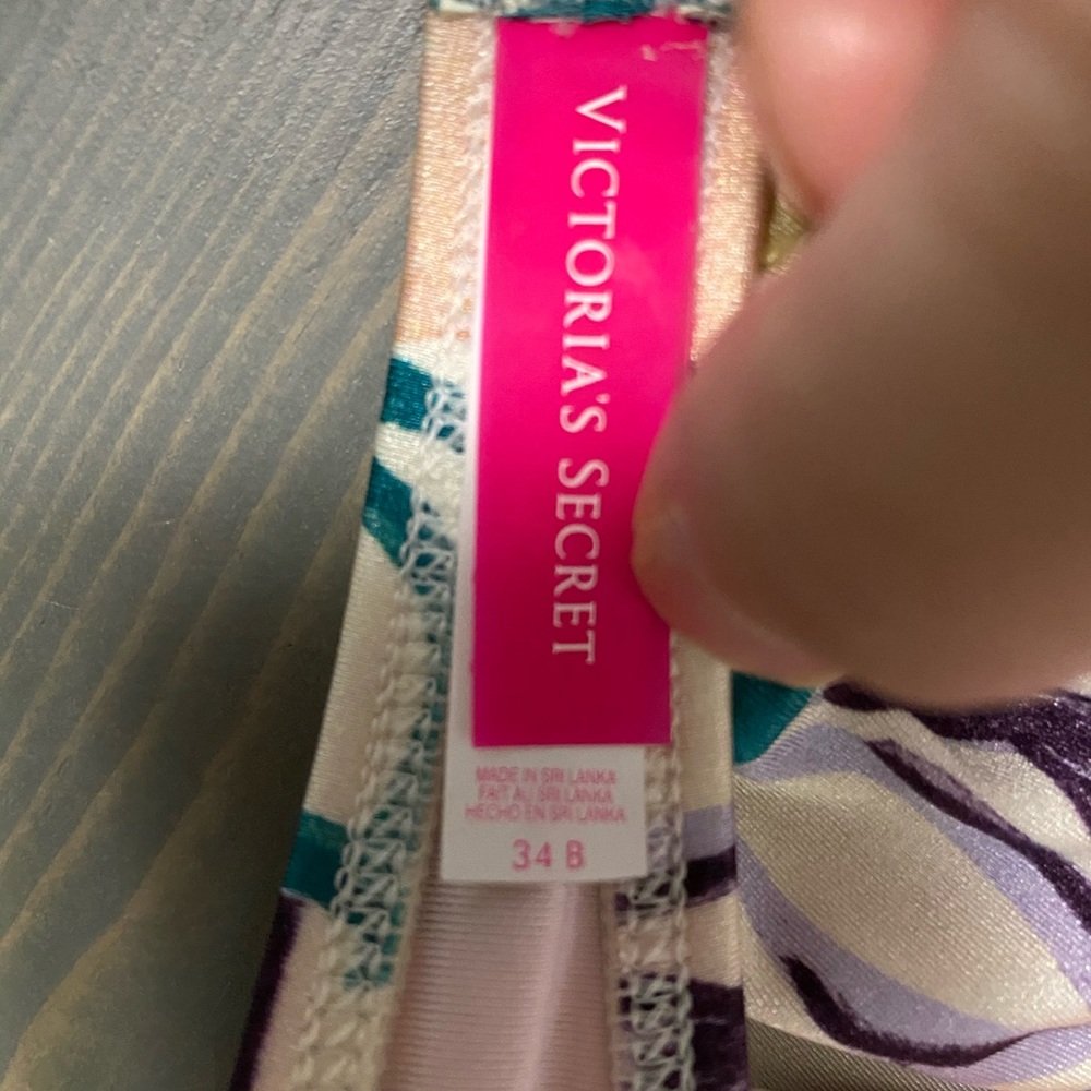 Victoria’s Secret Halter Bra 34B - Picture 2 of 4